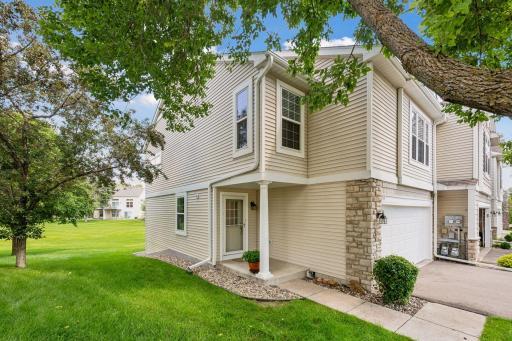 334 Campfire Curve, Chaska, MN 55318