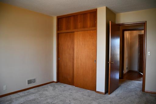 1206 S Shore Drive, Worthington, MN 56187