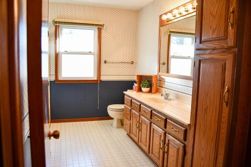1206 S Shore Drive, Worthington, MN 56187