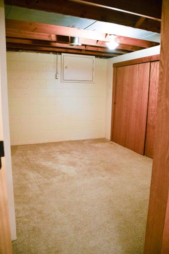 1206 S Shore Drive, Worthington, MN 56187