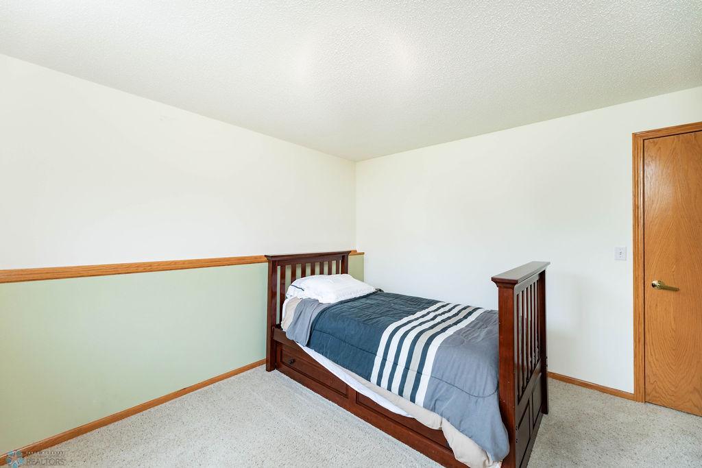LL Bedroom 4