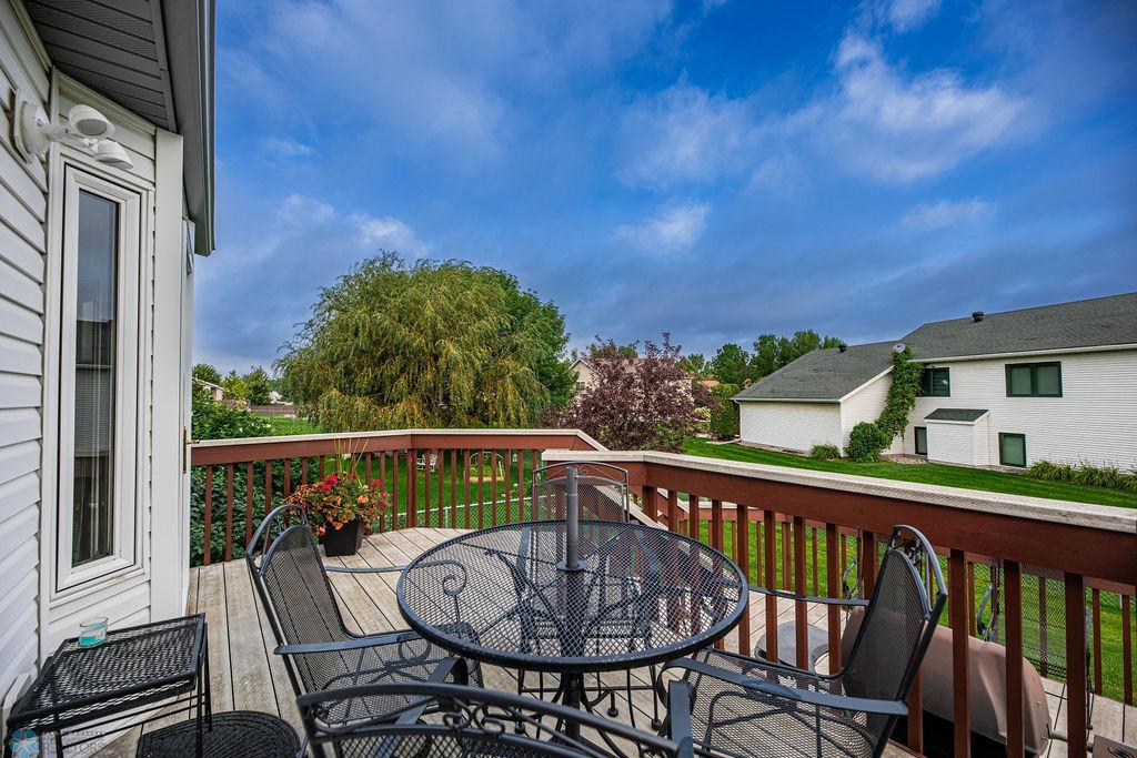 Upper Level Deck