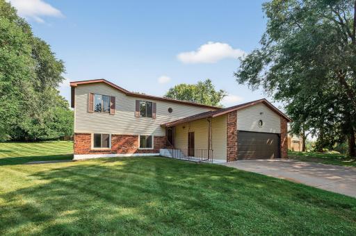 605 City View Drive, Hopkins, MN 55305