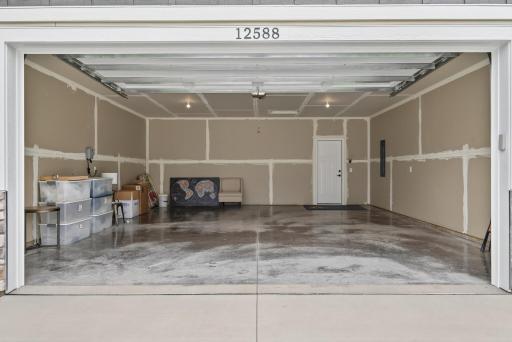 Rare - large 24x23 double garage - notice no interior steps!