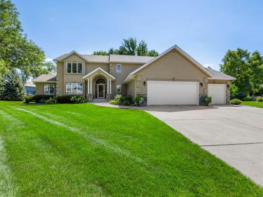 555 Hidden Circle SW, Hutchinson, MN 55350
