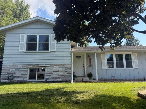 218 Jeanne Avenue E, Eden Valley, MN 55329