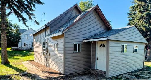 210 3rd Street, Golden Valley, ND 58541