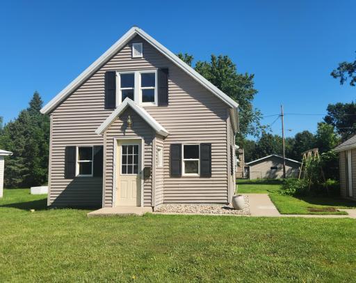 907 Main Street W, Pipestone, MN 56164