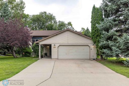 2853 26th Street Circle S, Moorhead, MN 56560