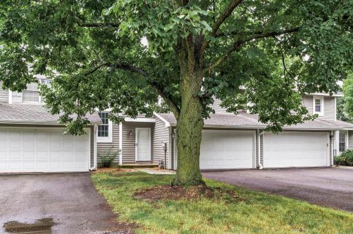 8042 Belair Lane, Eden Prairie, MN 55347