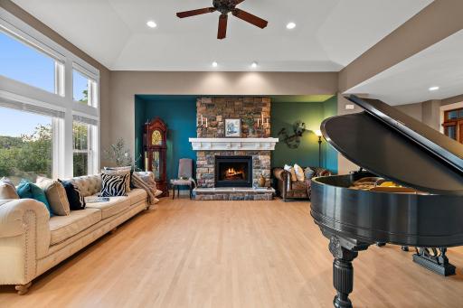 21-web-or-mls-1224 St Johns Drive, Woodbury, MN 55129-6.jpg
