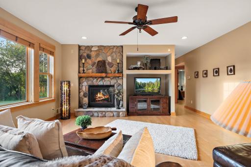 36-web-or-mls-1224 St Johns Drive, Woodbury, MN 55129-18.jpg