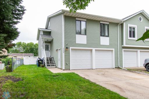 2008 27th Avenue S, Fargo, ND 58103