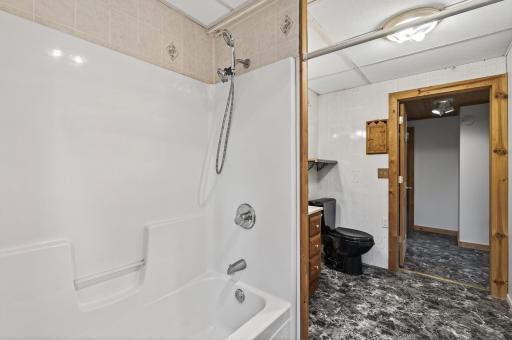 27_2385_260th_Ave27_mls.jpg