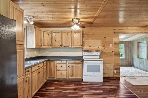 15_2385_260th_Ave15_mls.jpg