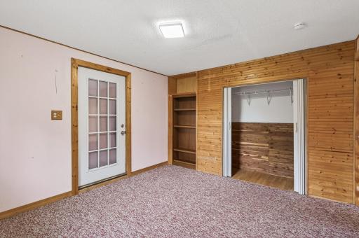 23_2385_260th_Ave23_mls.jpg