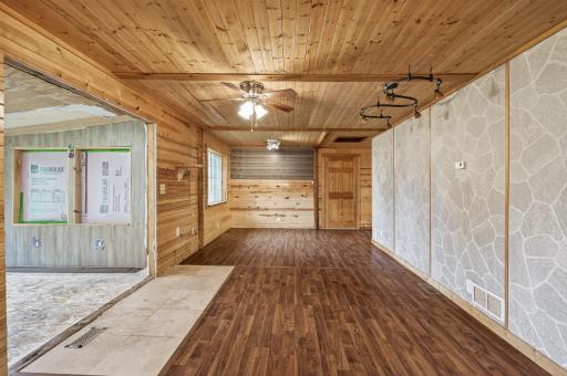 09_2385_260th_Ave9_mls.jpg