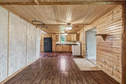13_2385_260th_Ave13_mls.jpg