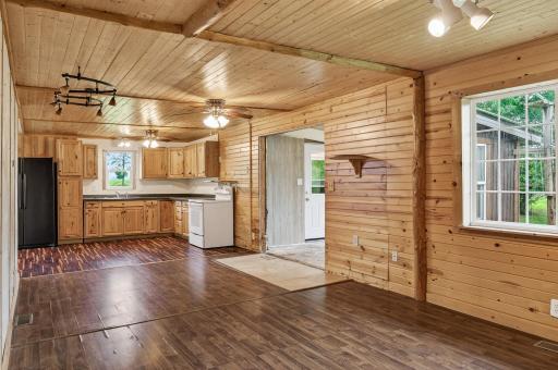11_2385_260th_Ave11_mls.jpg