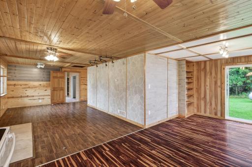 20_2385_260th_Ave20_mls.jpg