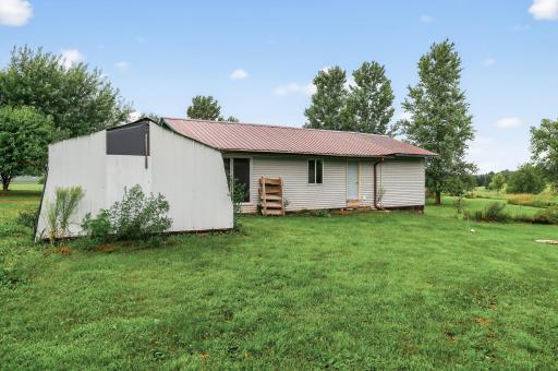 47_2385_260th_Ave47_mls.jpg