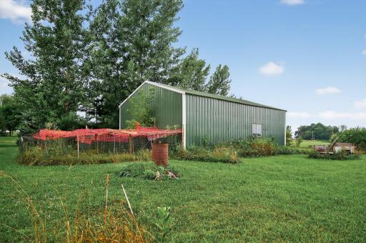 42_2385_260th_Ave42_mls.jpg