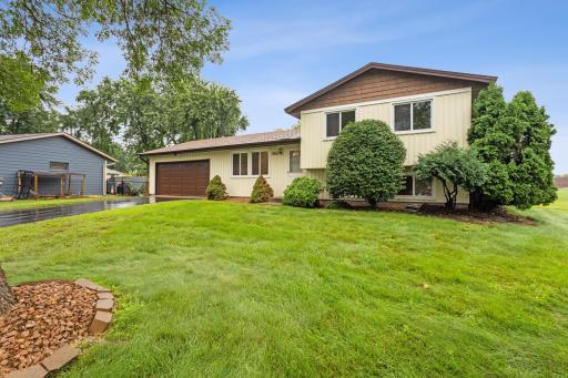 9895 98th Place N, Maple Grove, MN 55369