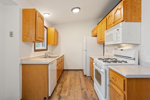 9895 98th Place N, Maple Grove, MN 55369