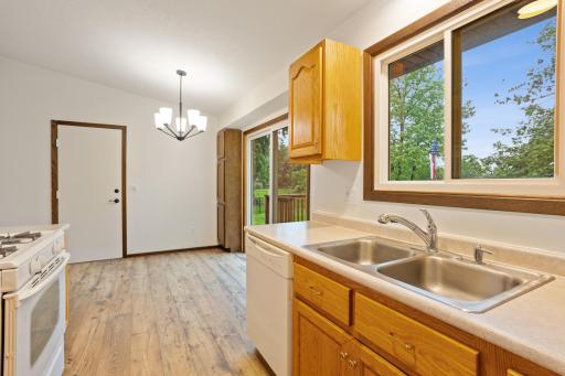 9895 98th Place N, Maple Grove, MN 55369