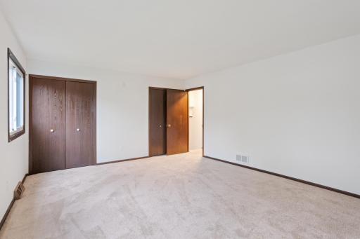 9895 98th Place N, Maple Grove, MN 55369