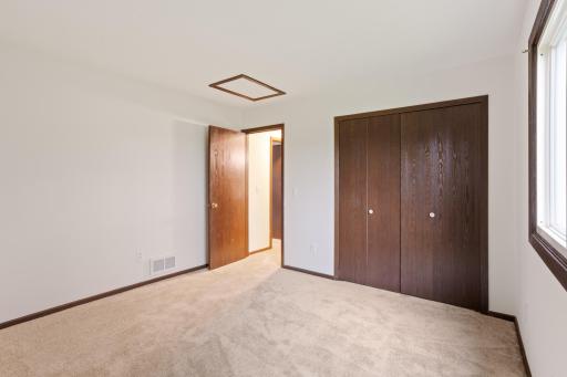 9895 98th Place N, Maple Grove, MN 55369