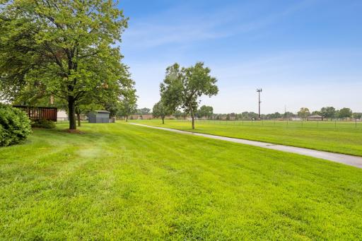 9895 98th Place N, Maple Grove, MN 55369