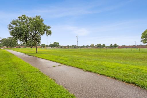 9895 98th Place N, Maple Grove, MN 55369