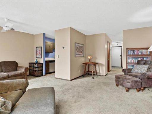 6269 W Broadway Avenue, Minneapolis, MN 55428