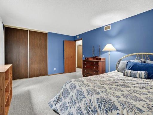 6269 W Broadway Avenue, Minneapolis, MN 55428