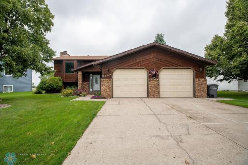 3310 Village Green Drive, Moorhead, MN 56560