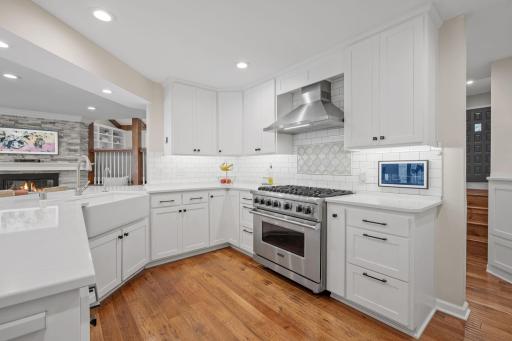 5615 Woodcrest Drive, Edina, MN 55424