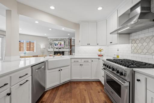 5615 Woodcrest Drive, Edina, MN 55424