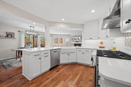 5615 Woodcrest Drive, Edina, MN 55424