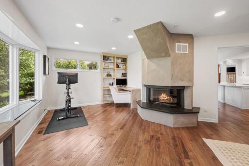 5615 Woodcrest Drive, Edina, MN 55424