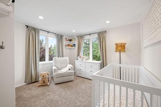 5615 Woodcrest Drive, Edina, MN 55424