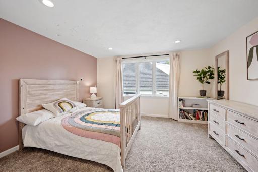 5615 Woodcrest Drive, Edina, MN 55424