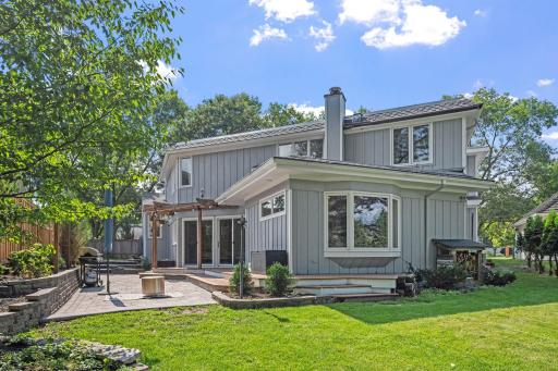 5615 Woodcrest Drive, Edina, MN 55424
