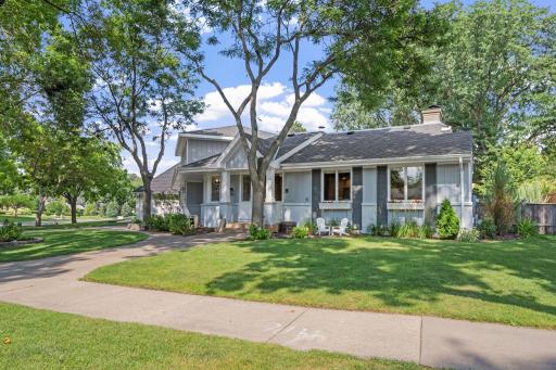 5615 Woodcrest Drive, Edina, MN 55424