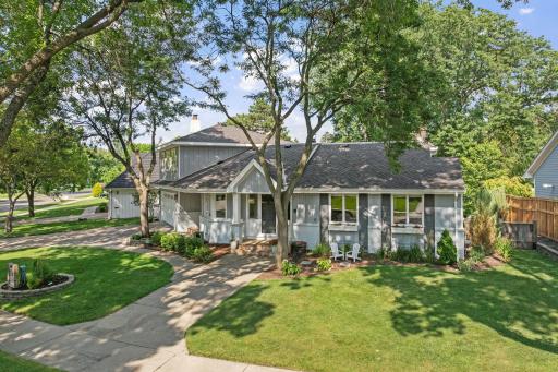 5615 Woodcrest Drive, Edina, MN 55424