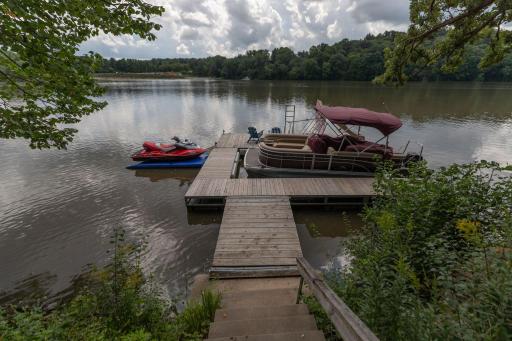 266 Shorewood Lane NE, Rochester, MN 55906
