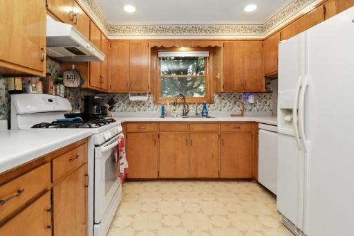 15806 Old Lake Road, Paynesville, MN 56362