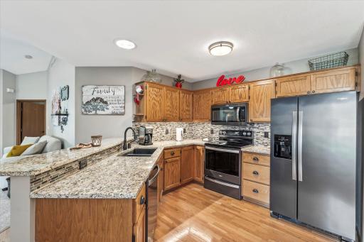 8528 Telford Crossing, Brooklyn Park, MN 55443
