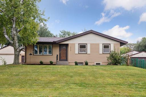 Welcome home to 333 Sherrie Ln in Woodbury!