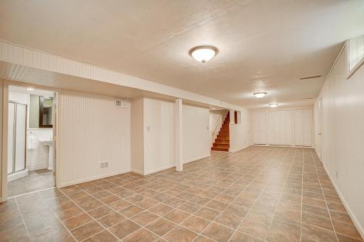93 Martin Way, Saint Paul, MN 55127